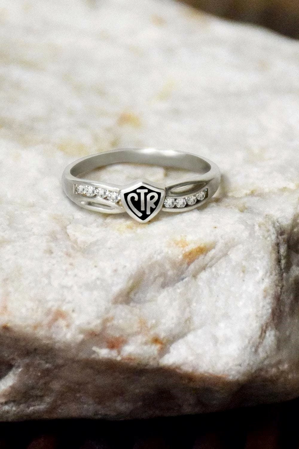 Bow CTR Ring Antiqued Sterling Silver Sizes 4-10.5 3 Bow CTR Ring Antiqued Sterling Silver Sizes 4-10.5